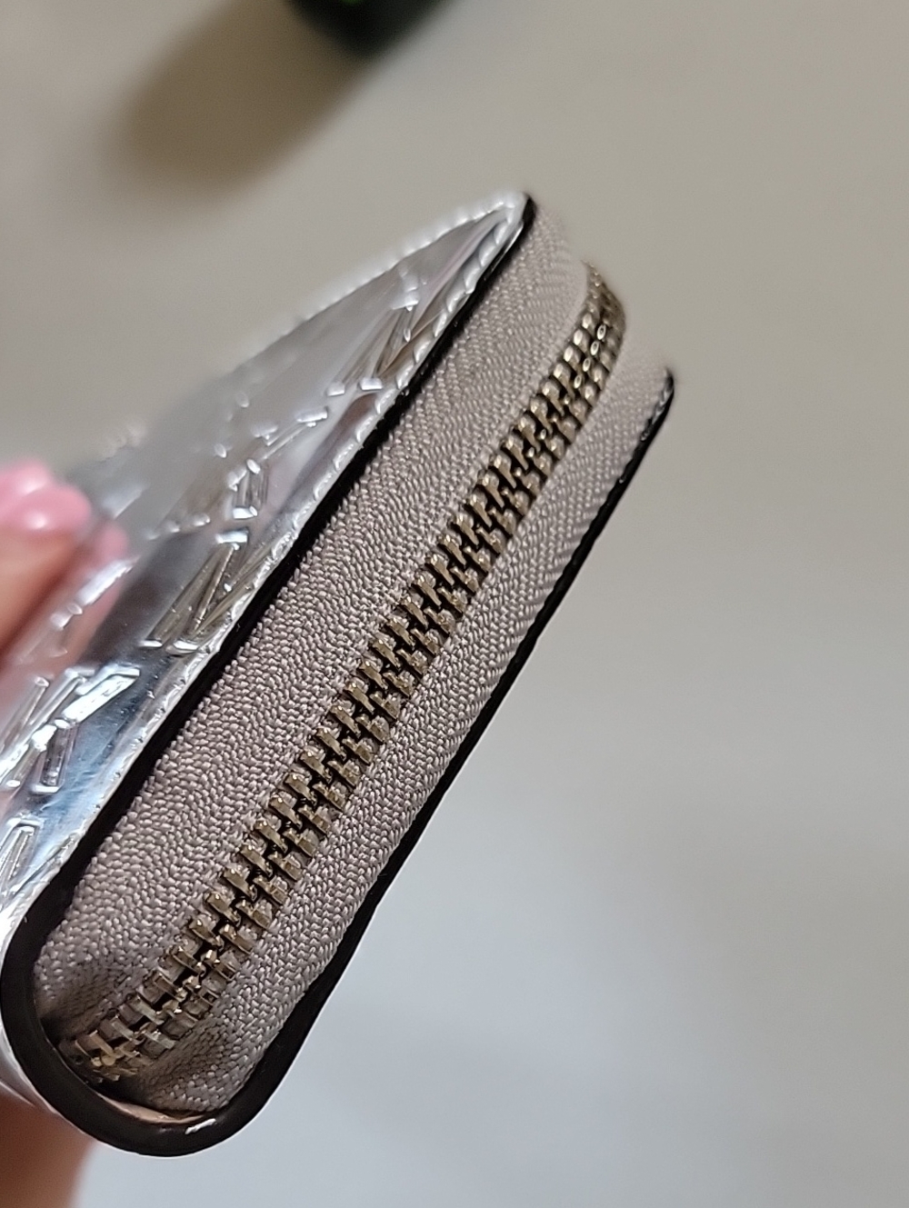 Michael Kors Jet Set Large Patent Logo Embossed Continental Wallet In Silver - Picture 10 of 14